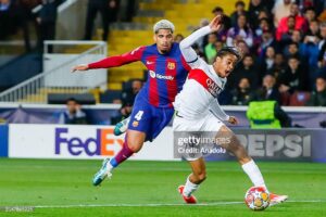 Barcelona star Araujo tackling Barcola