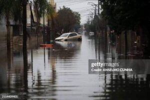 Rio Grande do Sul state in Brazil´s south has been devastated by heavy floods. A galaxy of aging Brazilian stars played a beneficent game last Sunday in Rio´s Maracanã to help victims.