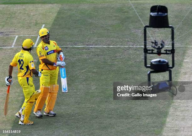 Should MS Dhoni Batting at 4 or 5 for Chennai Super Kings?