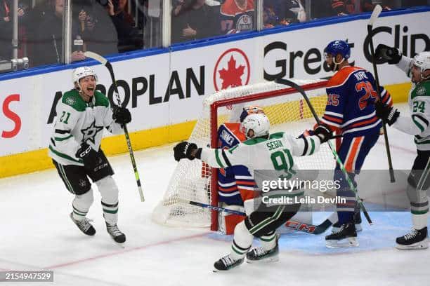 Jason Robertson completes hat-trick for Stars in Game 3 of Western Conference Finals