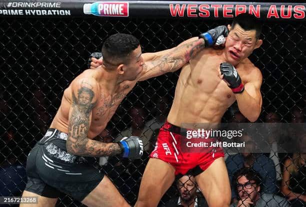 Li Jingliang Handed Medical Suspension