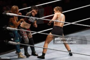 Ronda Rousey vs Lynch