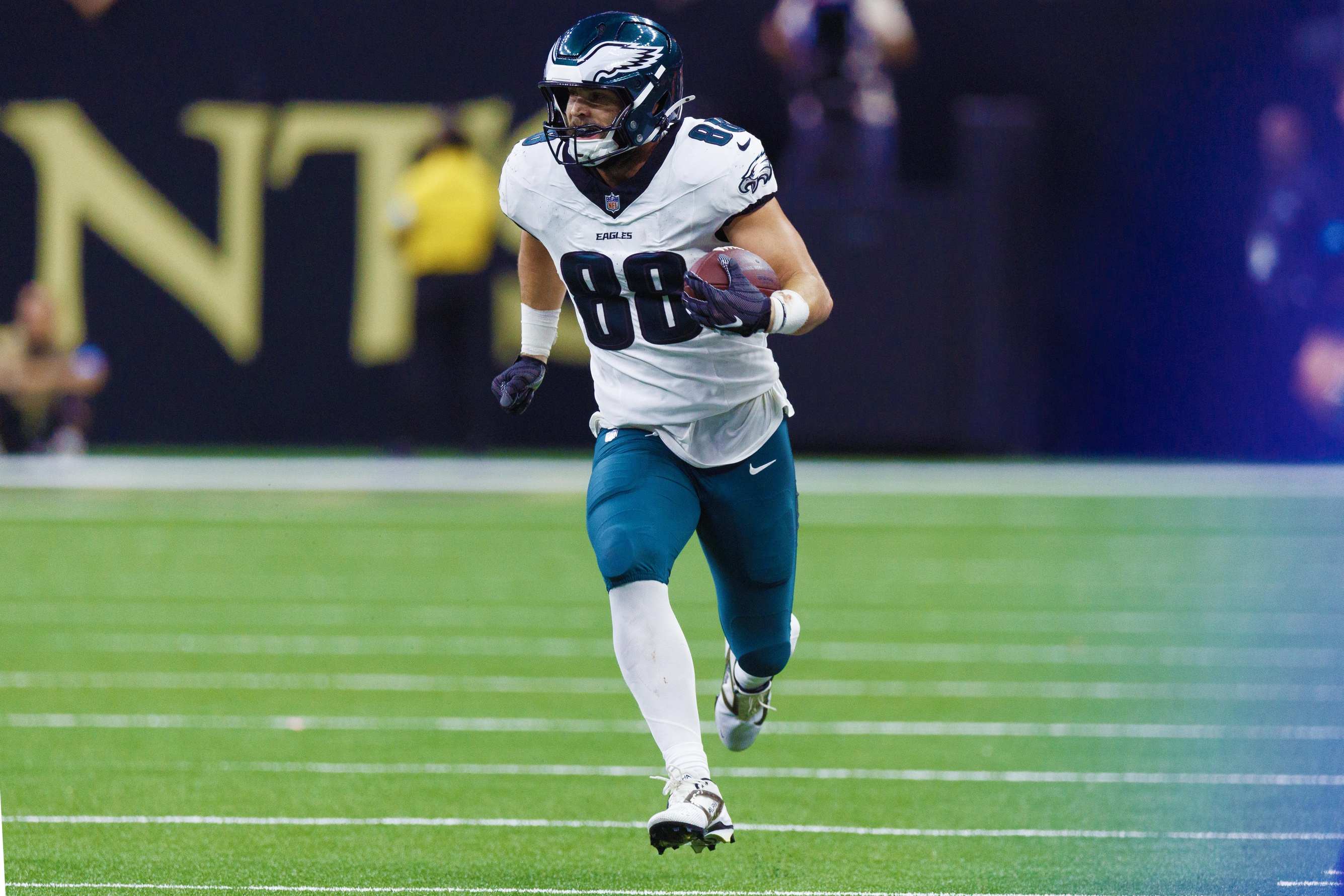 Dallas Goerder of the Philadelphia Eagles