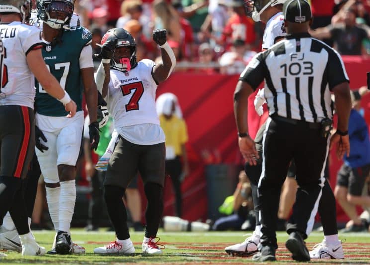 The Tampa Bay Buccaneers dominated the Philadelphia Eagles.