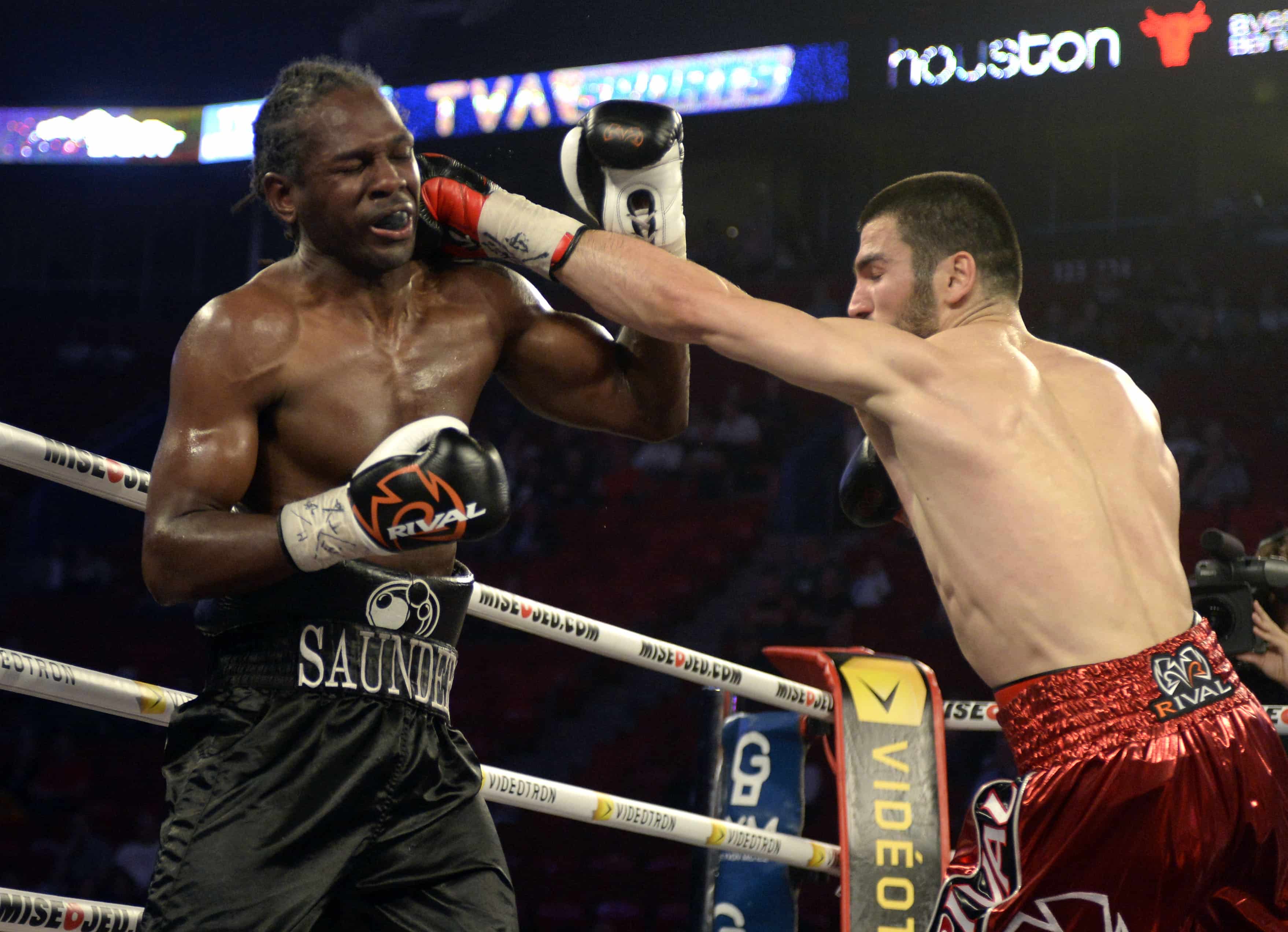 Chris Algieri breaks down a marquee fight.