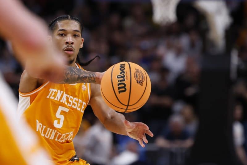 Tennessee Volunteers PG Zakai Zeigler