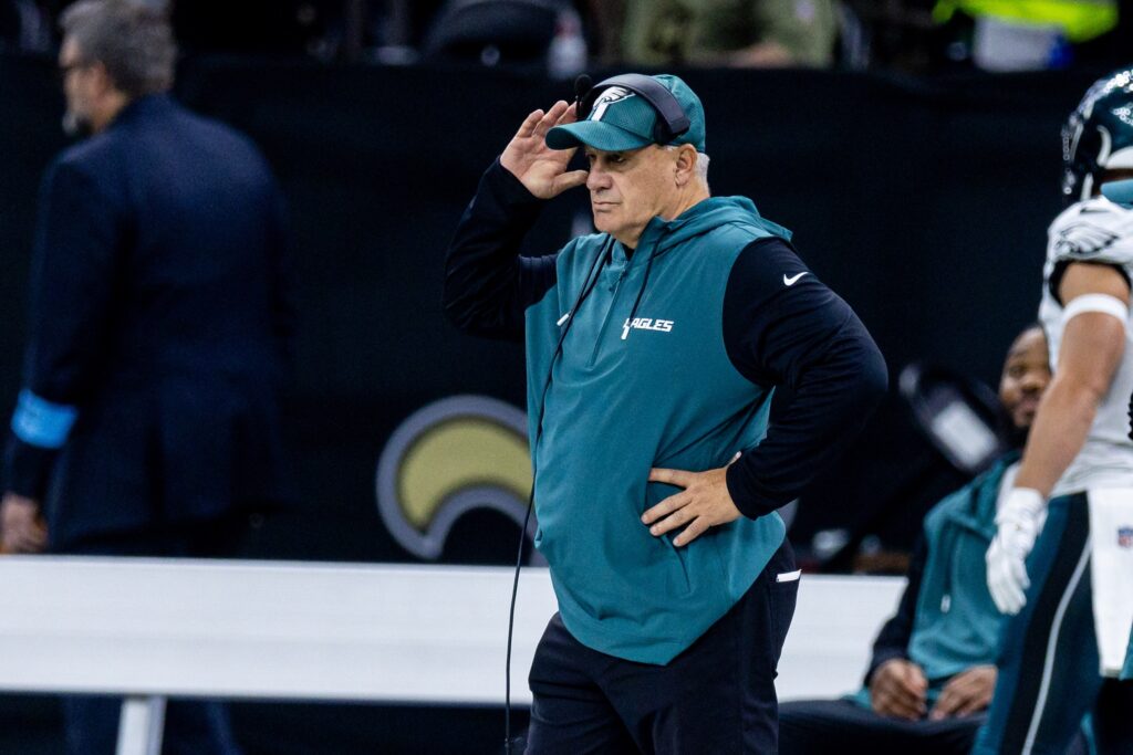 Eagles DC Vic Fangio needs to fix the defense.