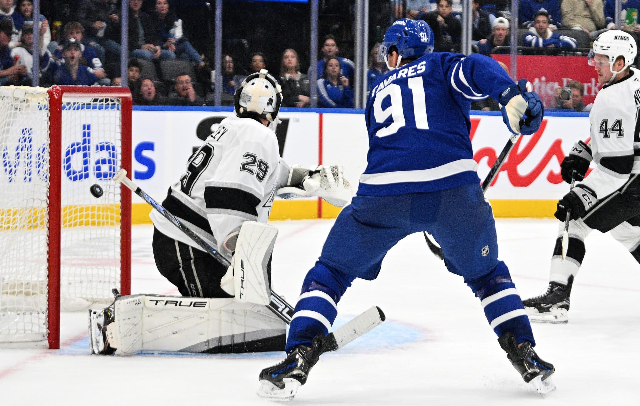 The Toronto Maple Leafs bested the LA Kings last night.