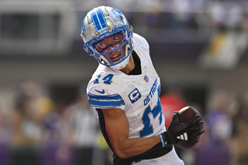 The Detroit Lions look to defeat the Tennessee Titans Sunday.