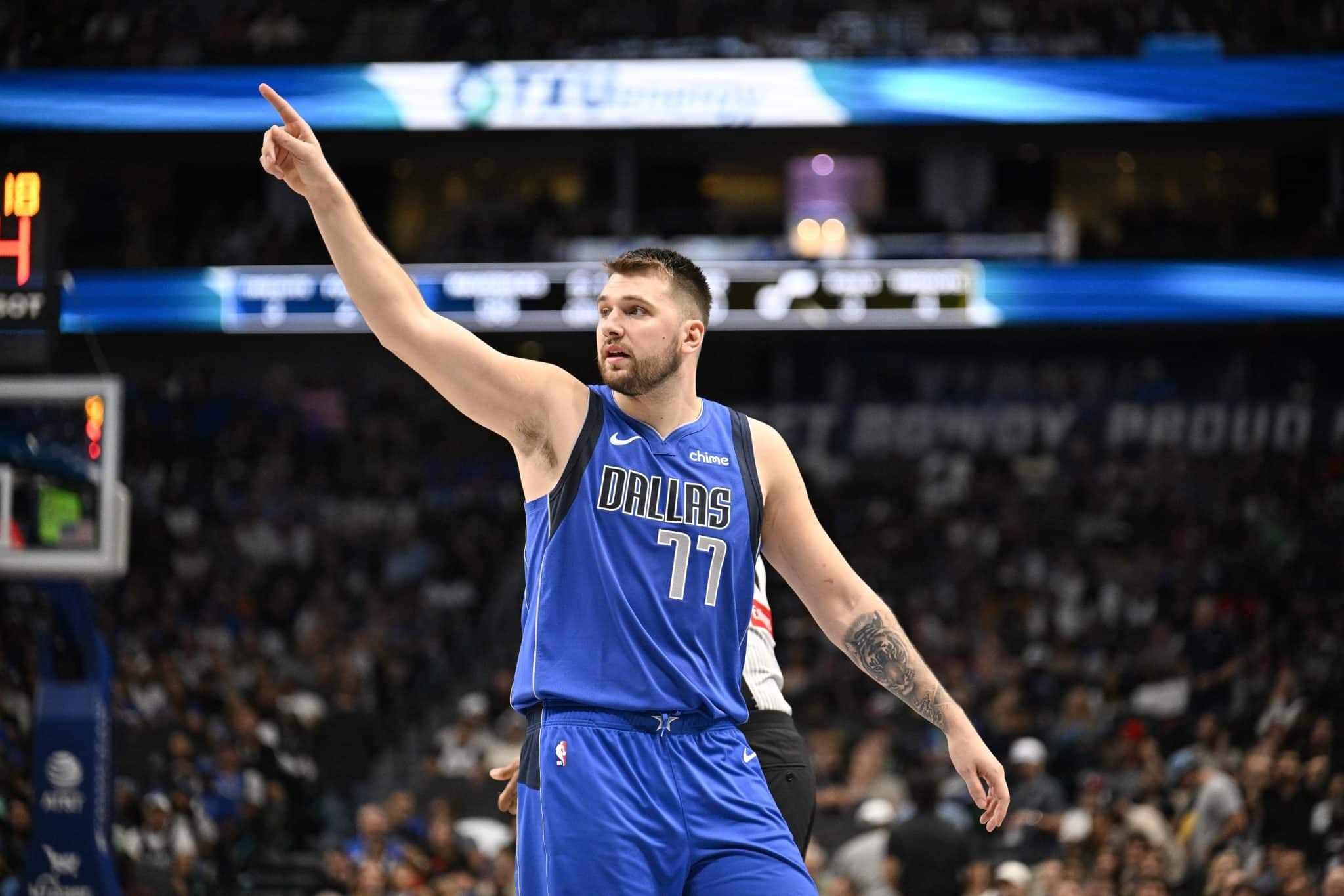 The Dallas Mavericks defeated the Utah Jazz last night.