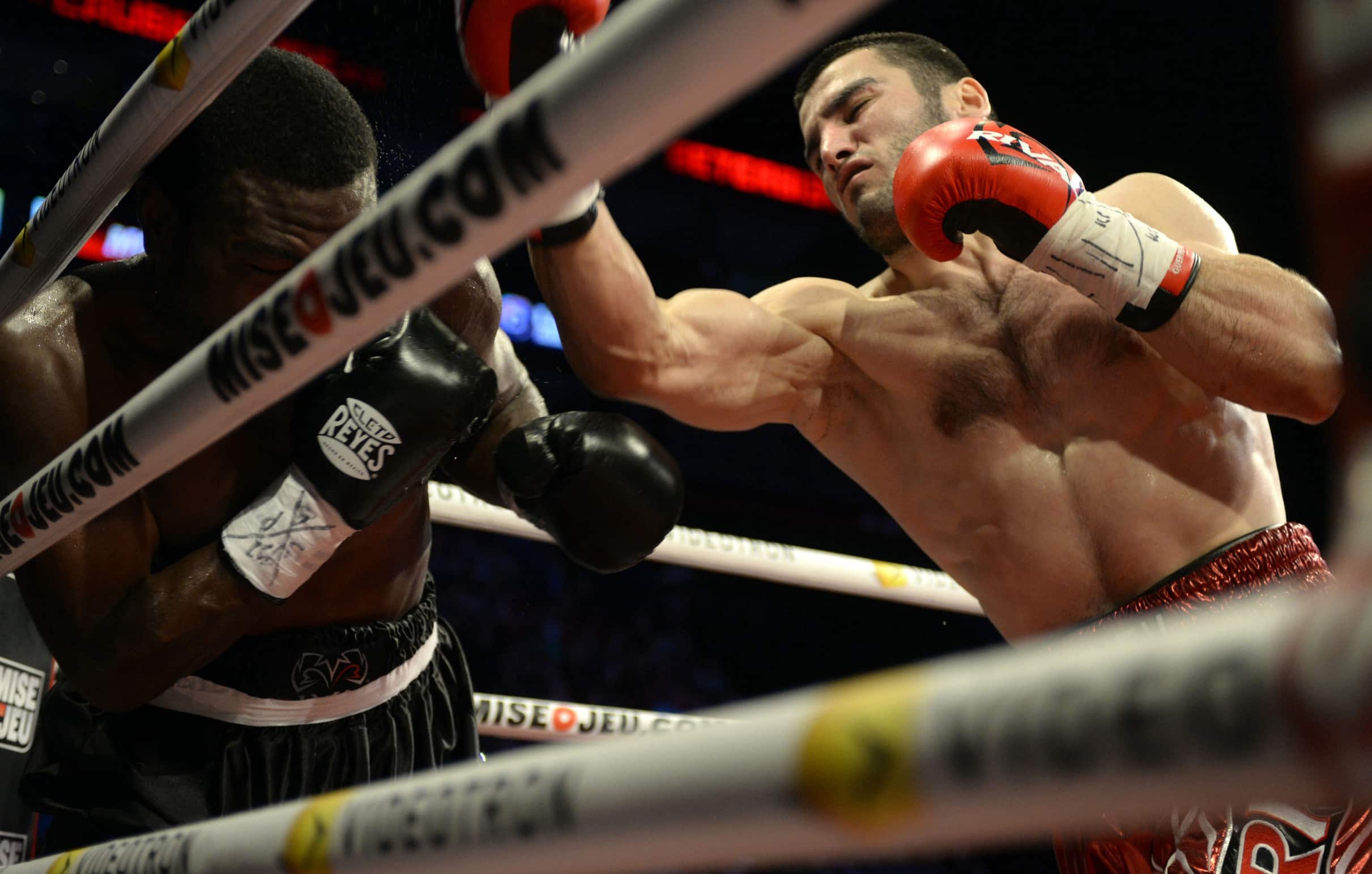 Artur Beterbiev Buatsi