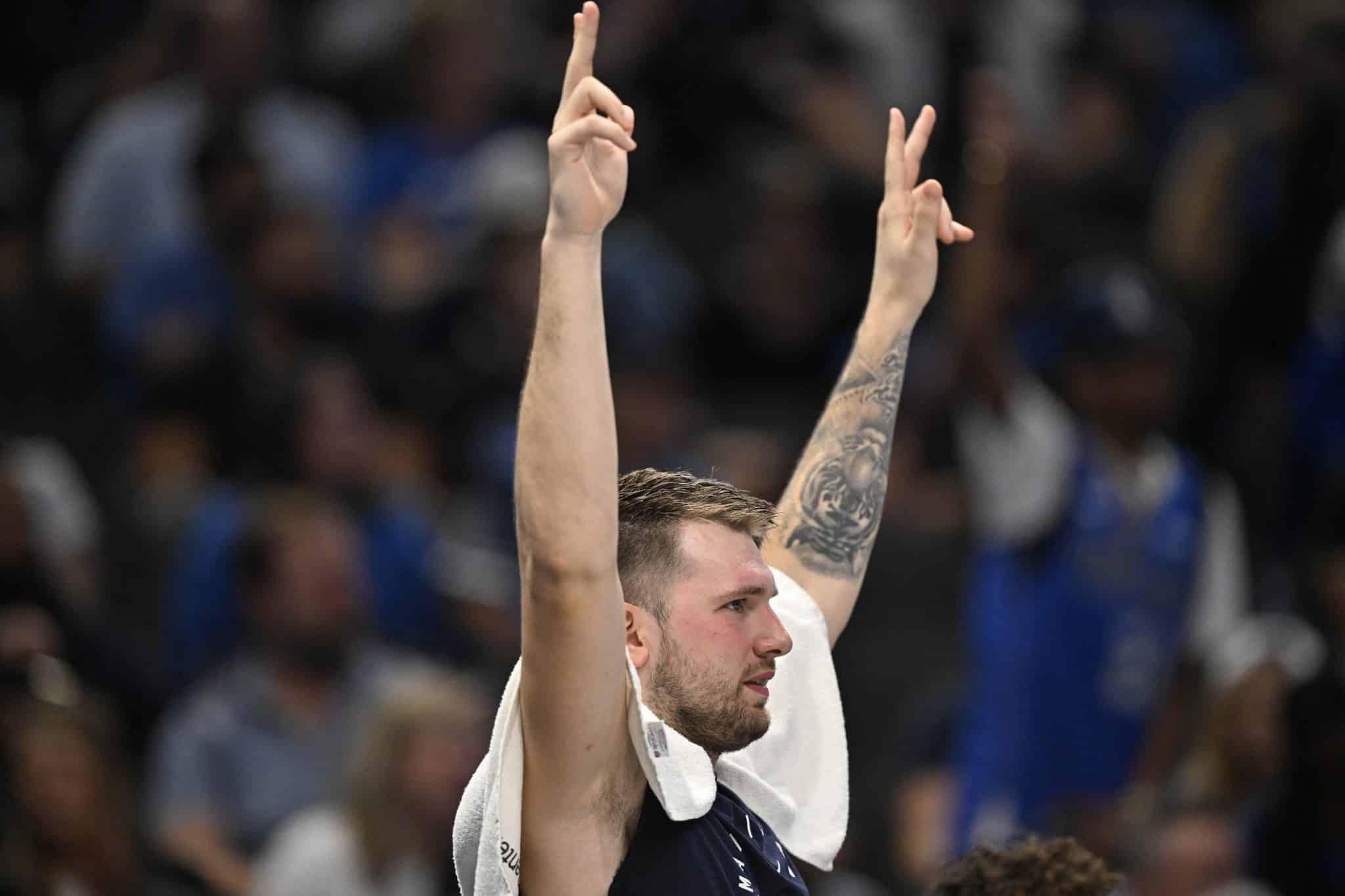 The Dallas Mavericks defeated the Orlando Magic last night.