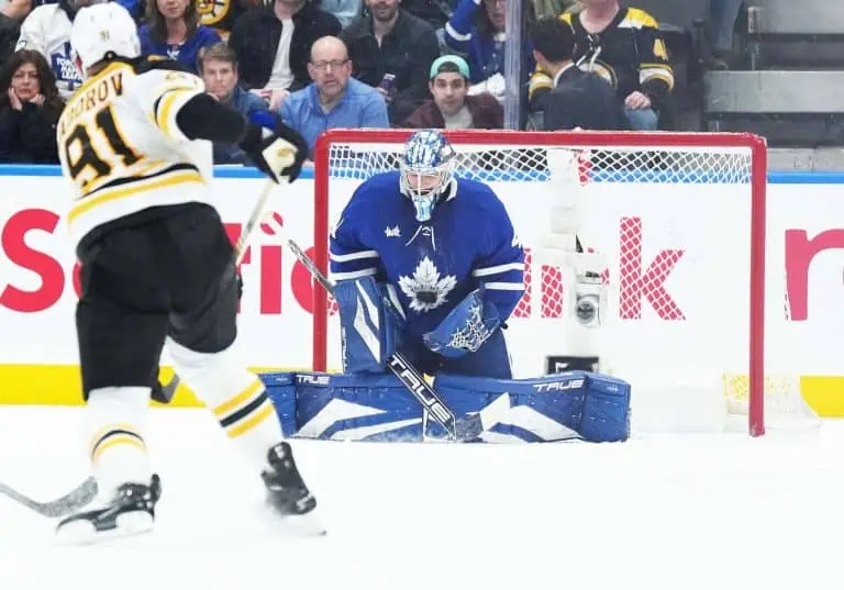 The Toronto Maple Leafs play the Detroit Red Wings tonight.