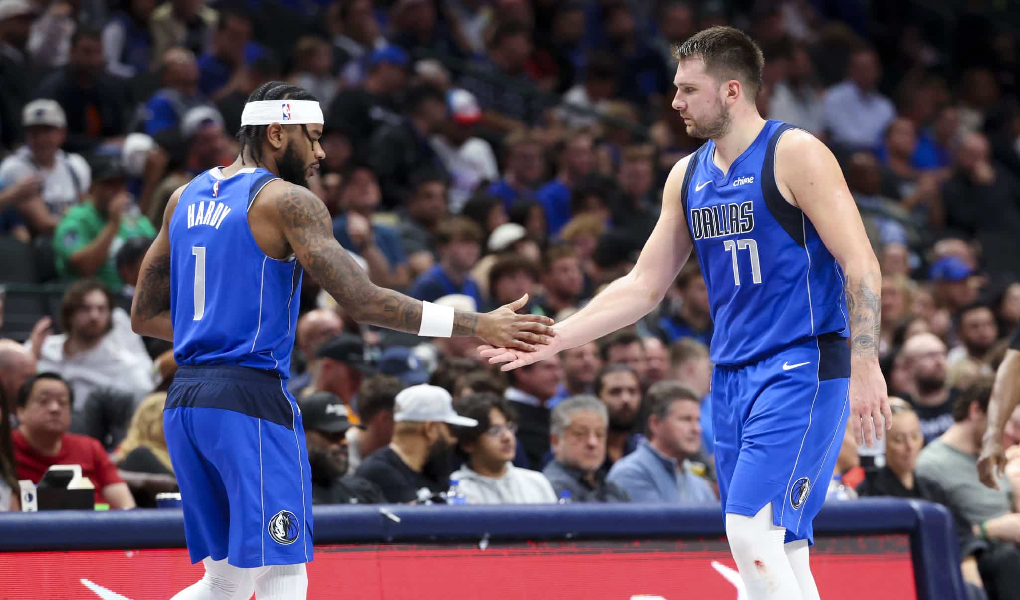 The Dallas Mavericks defeated the Chicago Bulls last night.