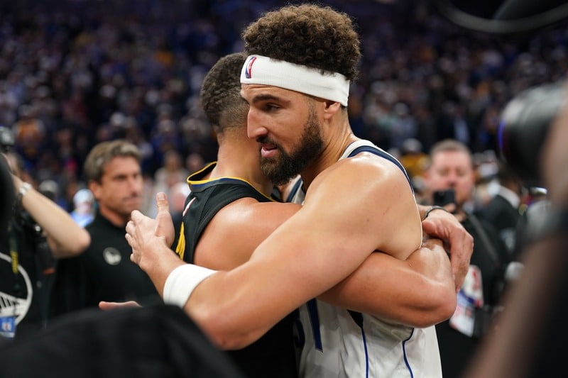 Stephen Curry and Klay Thompson faced off last night.