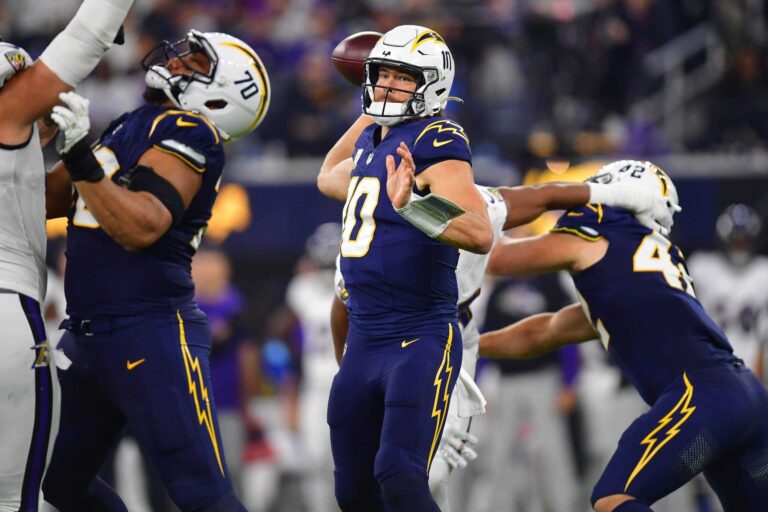 Los Angeles Chargers Justin Herbert injuries