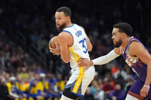 Golden State Warriors Steph Curry on the large rotation