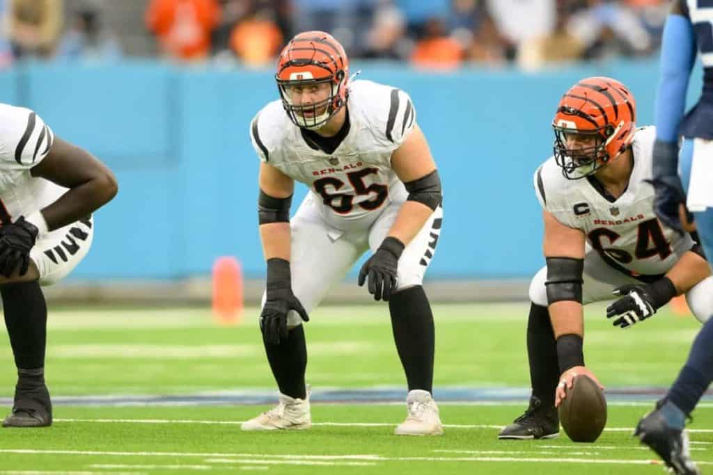 Las Vegas Raiders sign Alex Cappa