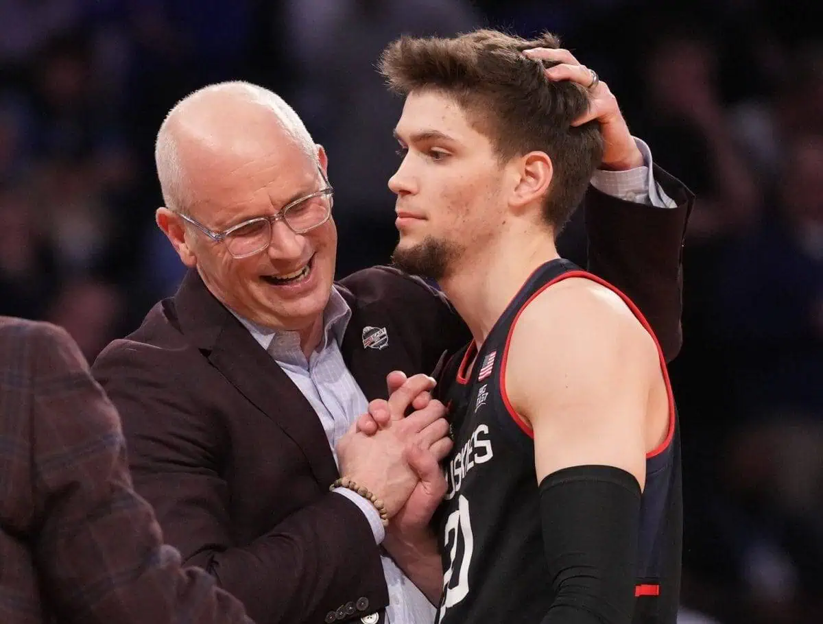 Oklahoma vs. UConn 2025 NCAA tournament preview