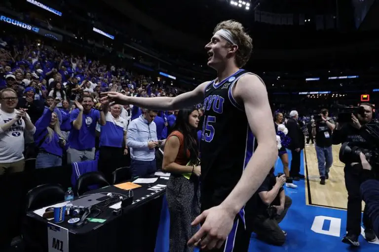 BYU Cougars guard Richie Saunders