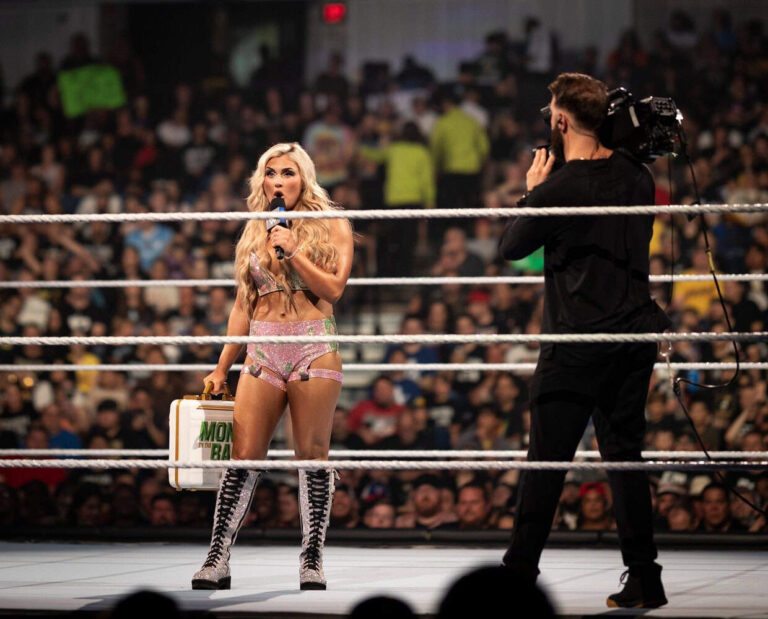 Tiffany Stratton vs Charlotte Flair