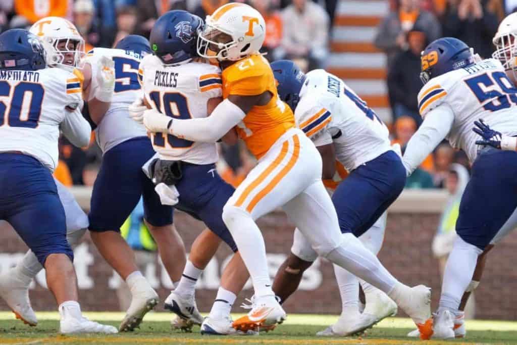 Atlanta Falcons select James Pearce Jr.