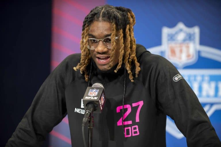 Dallas Cowboys draft Shavon Revel Jr.