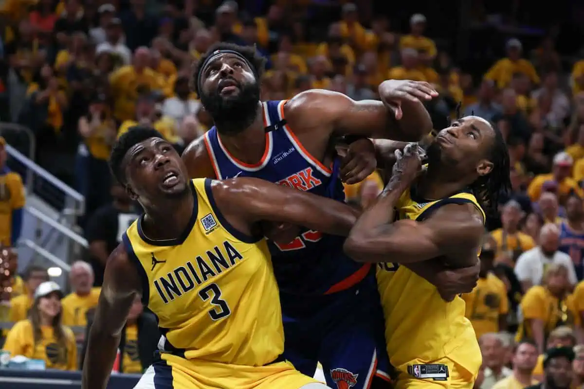 New York Knicks urged to sign Thomas Bryant, Mitchell Robinson