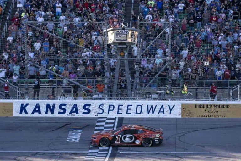 Playoff Points Battle Heats Up: Who’s Dominating the Intermediate Tracks?