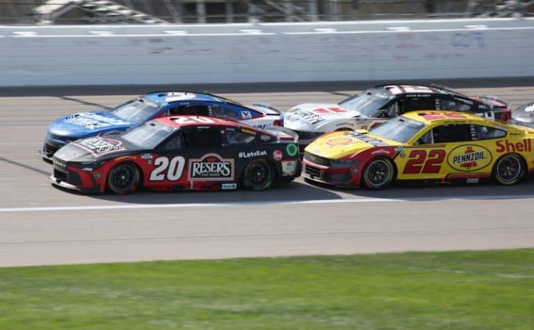 Hendrick Motorsports Poised for Kansas Victory as Playoffs Heat Up