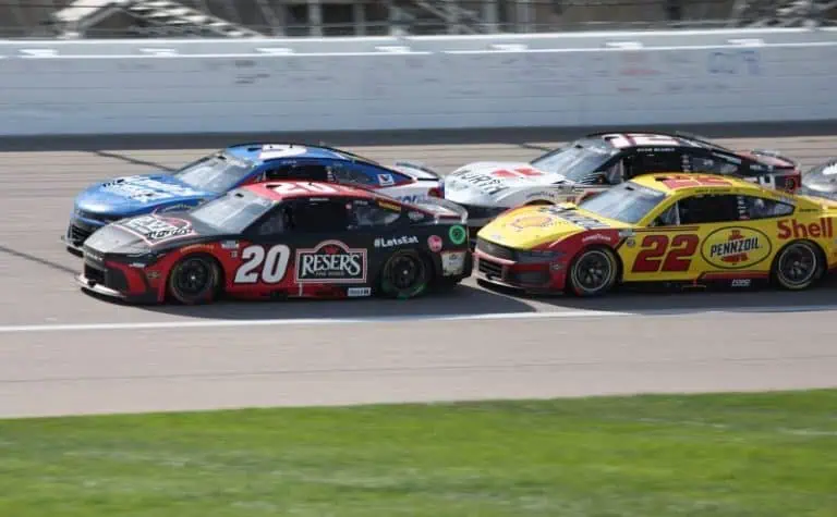 Hendrick Motorsports Poised for Kansas Victory as Playoffs Heat Up