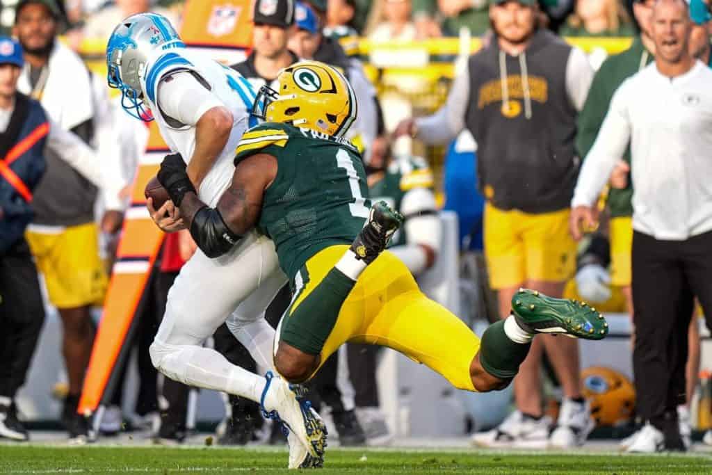 Green Bay Packers Micah Parsons sack reacted to by Dallas Cowboys Trevon Diggs