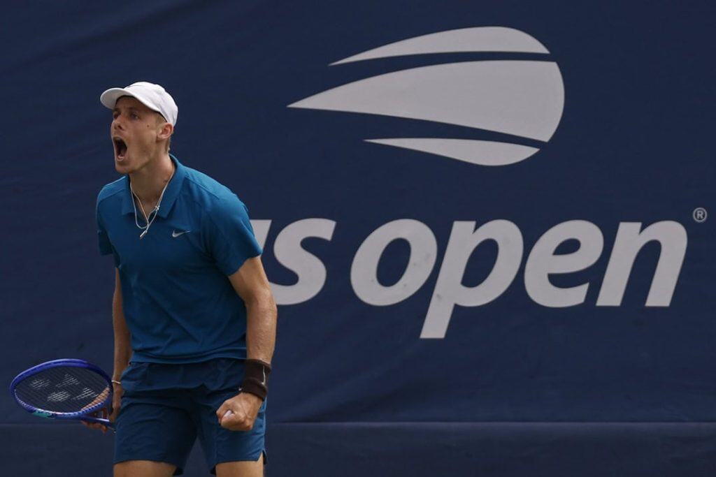 Alcaraz vs Shapovalov: Denis Shapovalov reacts during a 2025 US Open match