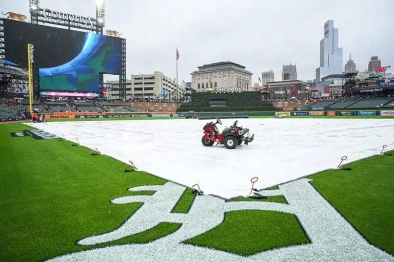 Game 3 Of ALDS Between Seattle Mariners-Detroit Tigers In a Weather Delay