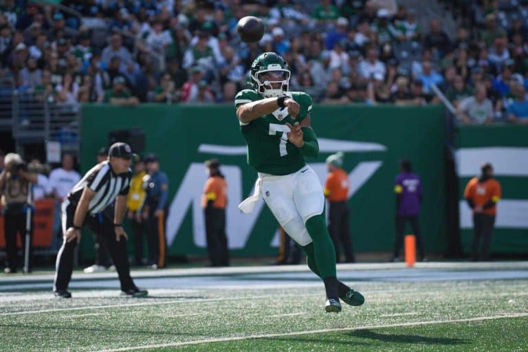 Justin Fields Named Starting QB For Week 8, With Tyrod Taylor’s Injury