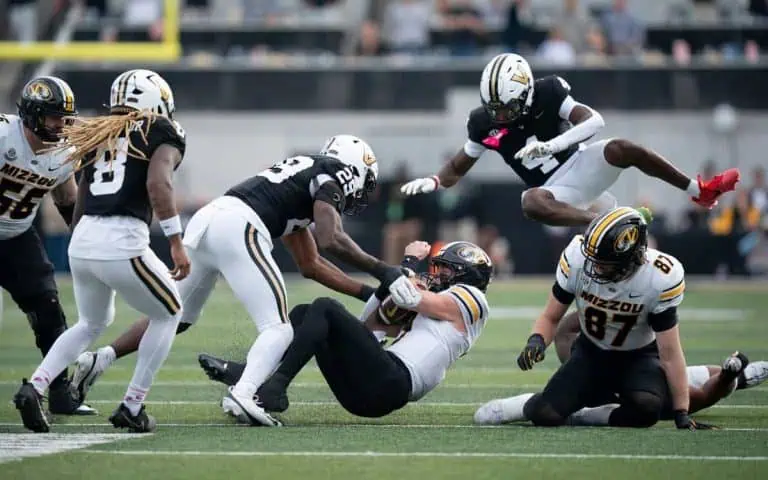 Missouri Tigers Quarterback Beau Pribula Leaves Vanderbilt Game With Injury