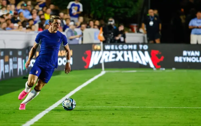 Gallagher running down the wing