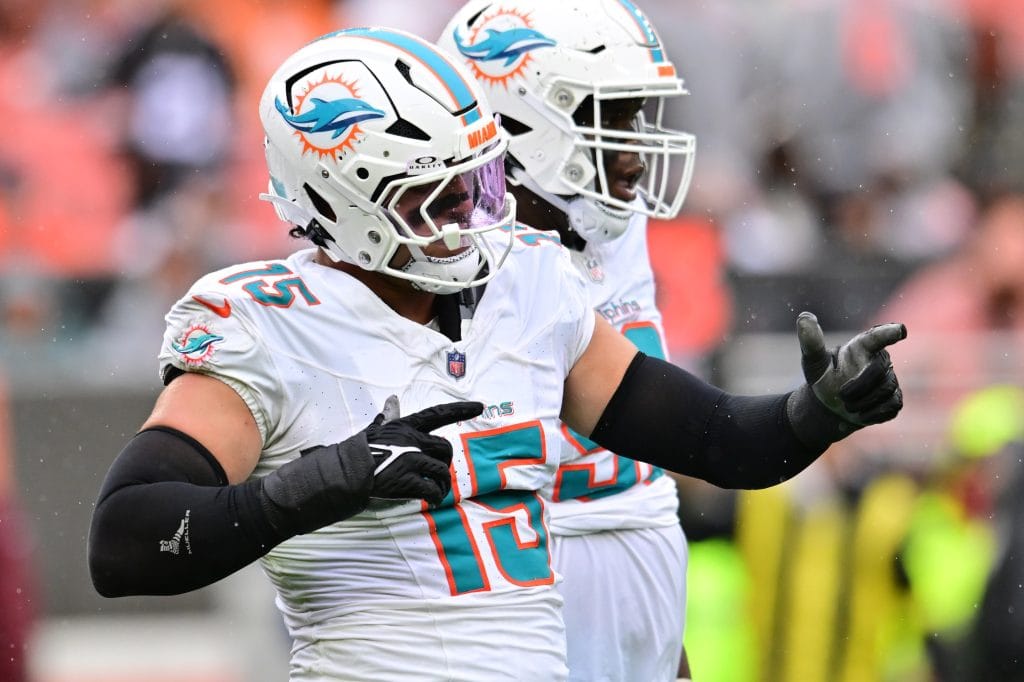 Eagles interested in Jaelan Phillips