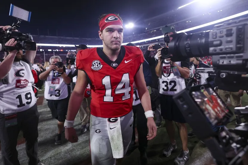 The Georgia Bulldogs dominate against Charlotte.