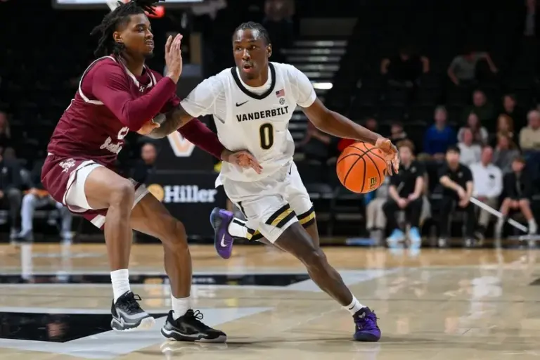 Vanderbilt held off Western Kentucky.