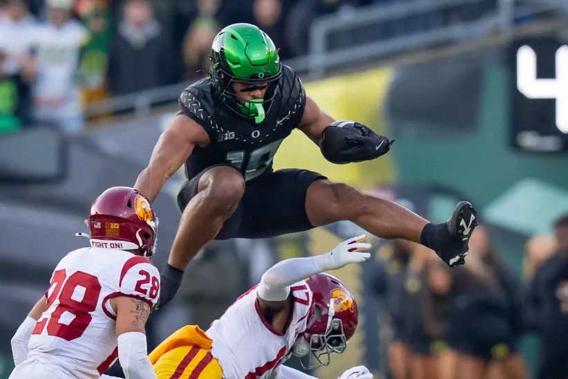 The Oregon Ducks knocked off the USC Trojans.