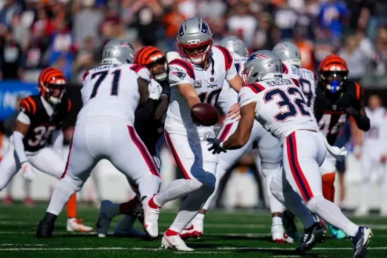 The New England Patriots beat the Cincinnati Bengals.