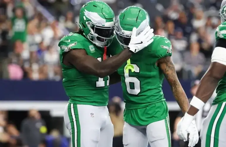 Eagles WRs Devonta Smith and AJ Brown Celebrating vs Dallas