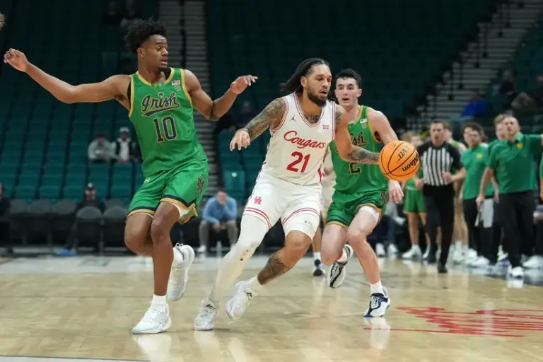 Houston Cougars beat Notre Dame.