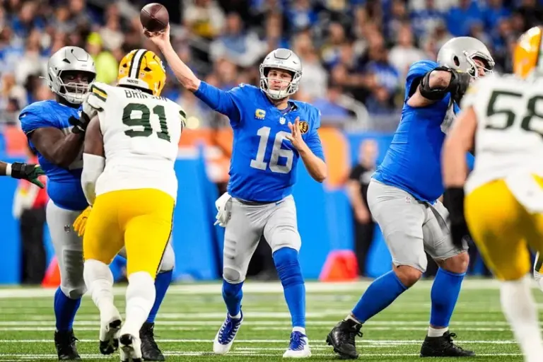 Green Bay Packers knock off Detroit Lions