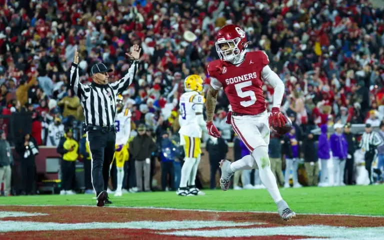 Oklahoma Sooners hold on to beat LSU.