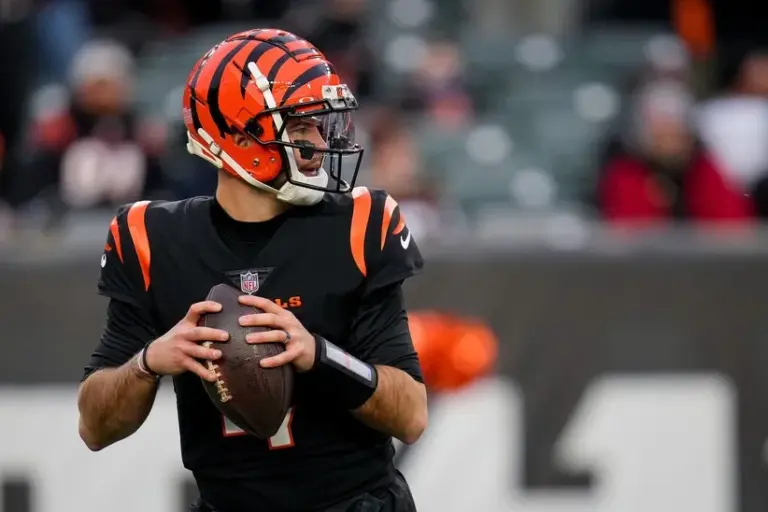 AJ McCarron is headed back to the UFL.