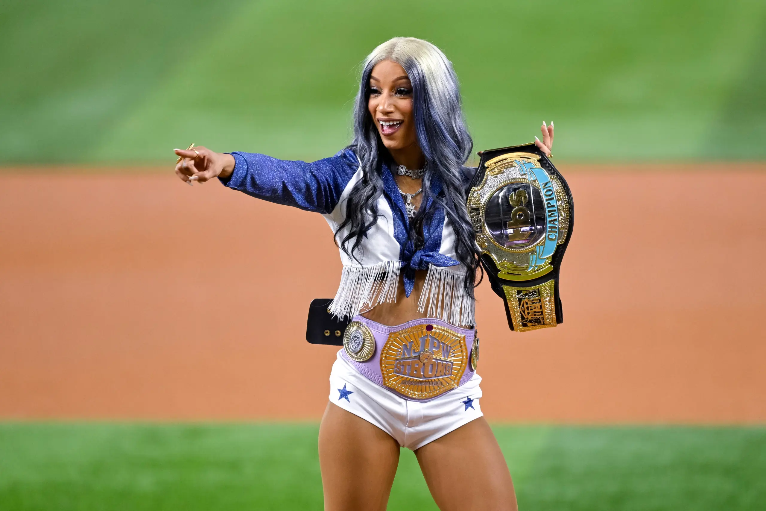 AEW Champion Mercedes Mone throwing out the first pitch