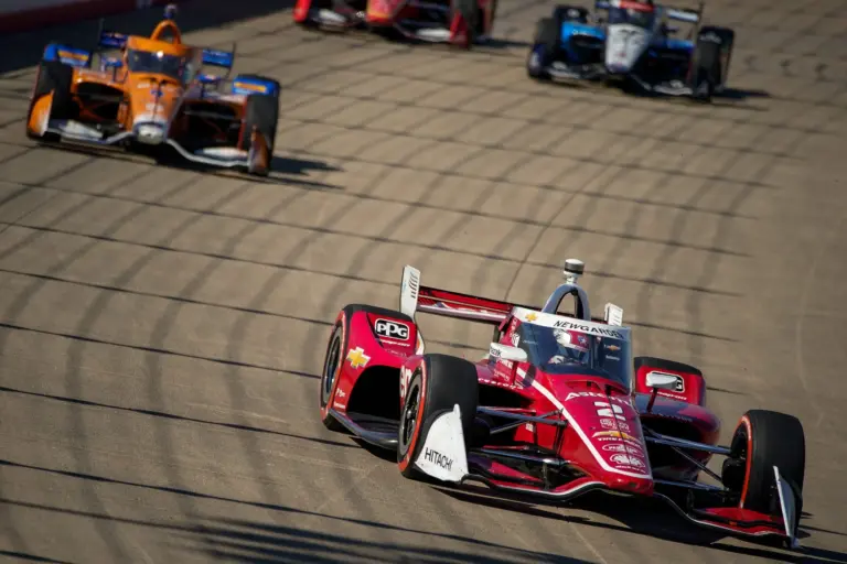 NTT IndyCar Series driver Josef Newgarden (2) races during the Music City Grand Prix at the Nashville Superspeedway in Lebanon, Tenn., Sunday, Aug. 31, 2025.
