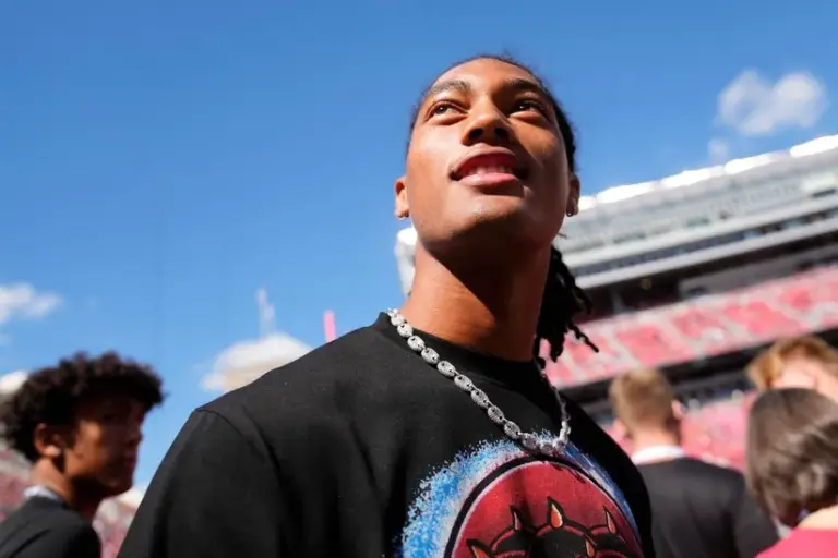 Chris Henry commits to Ohio State.